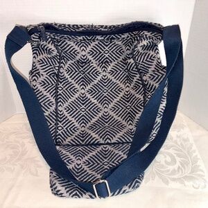 Thirty-One Navy Blue & White Diamond Weave Crossbody Bag Set